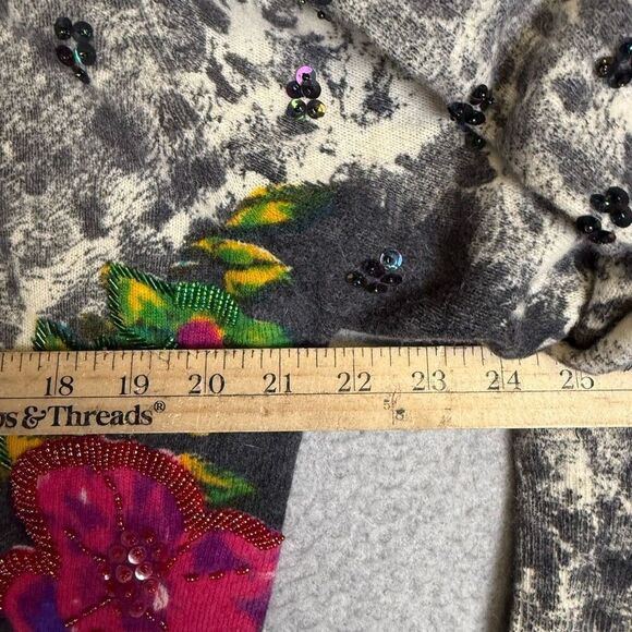 Erez Women's Medium Grey Lambs Wool Angora Hair Pullover Sweater Animal Print - Picture 3 of 9